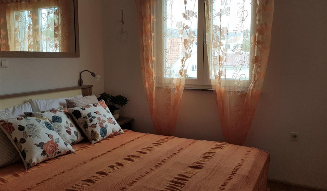 Apartmani Villa Lilliana Tribalj Eksteriør billede
