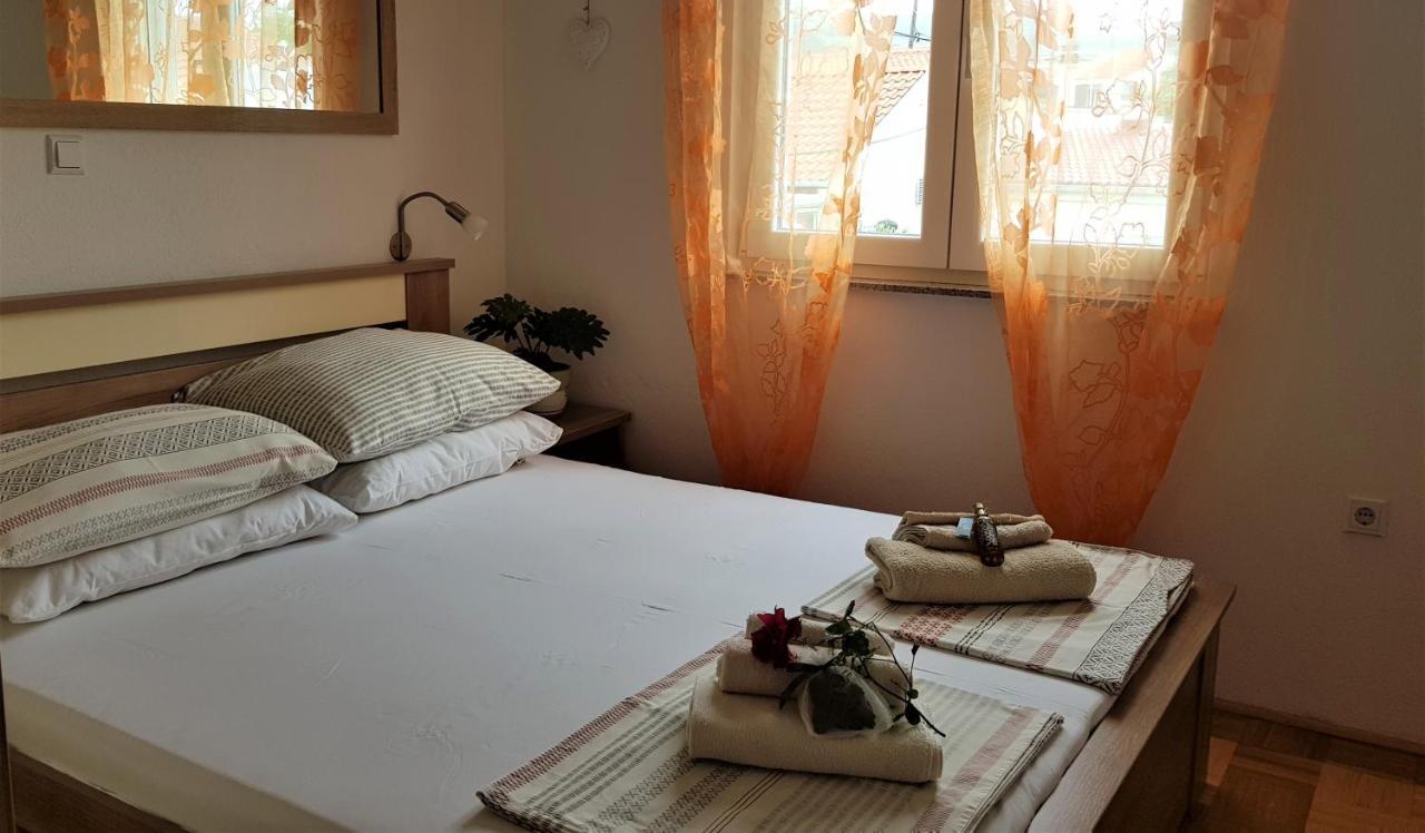 Apartmani Villa Lilliana Tribalj Eksteriør billede