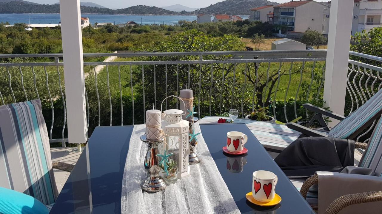 Apartmani Villa Lilliana Tribalj Eksteriør billede