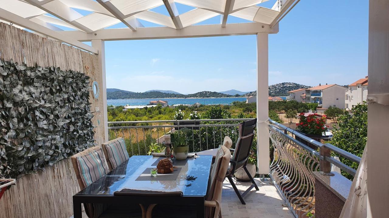 Apartmani Villa Lilliana Tribalj Eksteriør billede