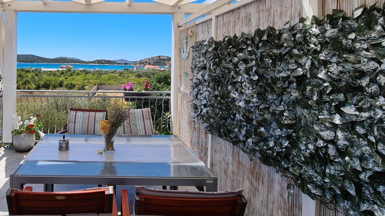 Apartmani Villa Lilliana Tribalj Eksteriør billede