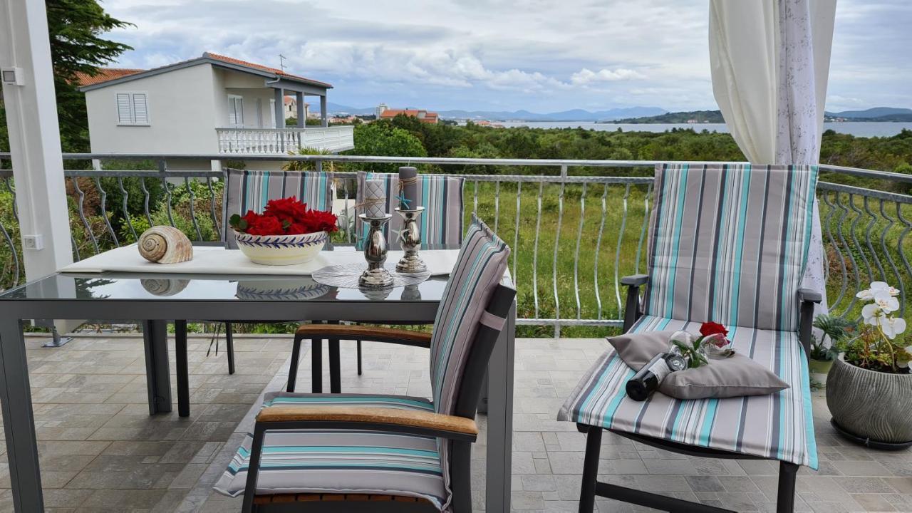 Apartmani Villa Lilliana Tribalj Eksteriør billede