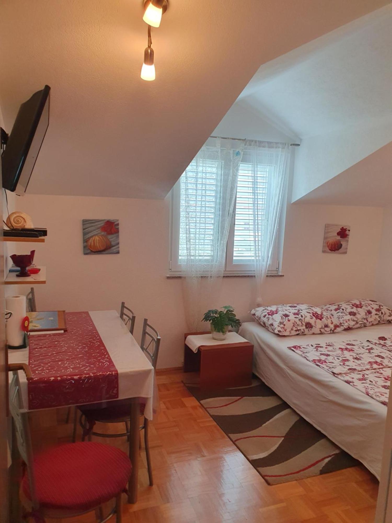 Apartmani Villa Lilliana Tribalj Eksteriør billede