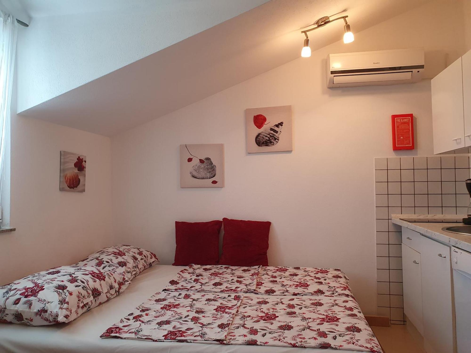 Apartmani Villa Lilliana Tribalj Eksteriør billede